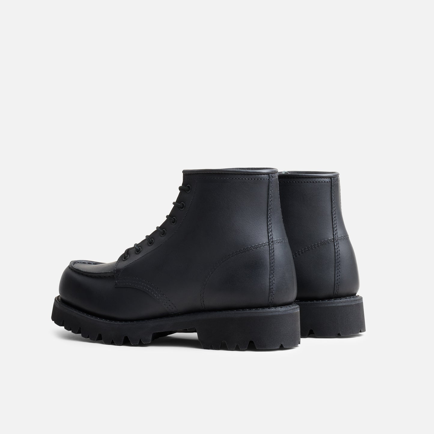 3497 Porter Moc Toe Black Boundary
