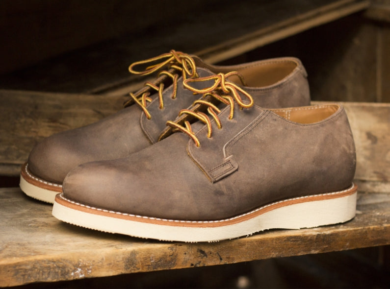 Spring vibes with the Red Wing Shoes 3106 Postman in Concrete Rough & Tough!