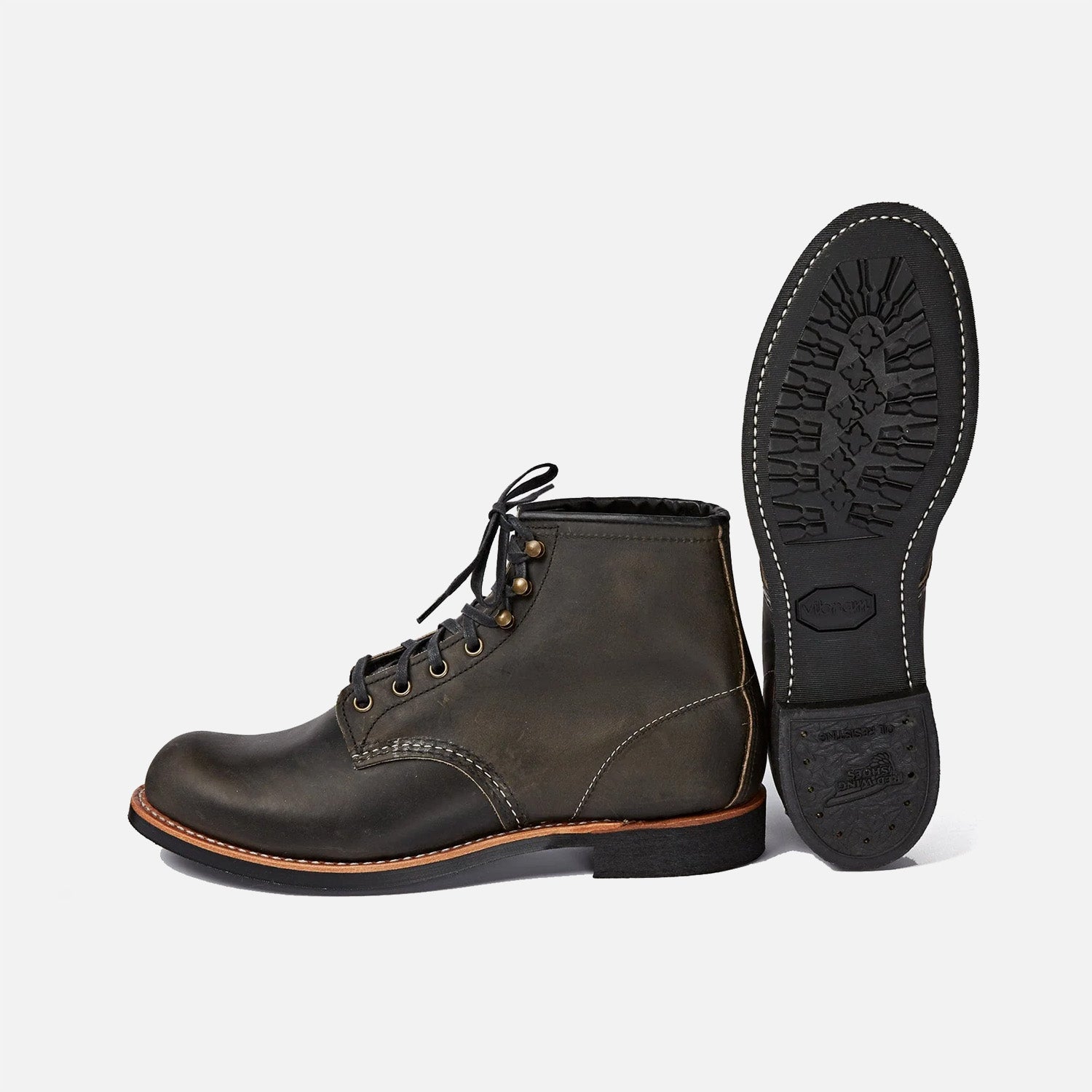 3341 Blacksmith Charcoal Rough & Tough – Red Wing Shoes