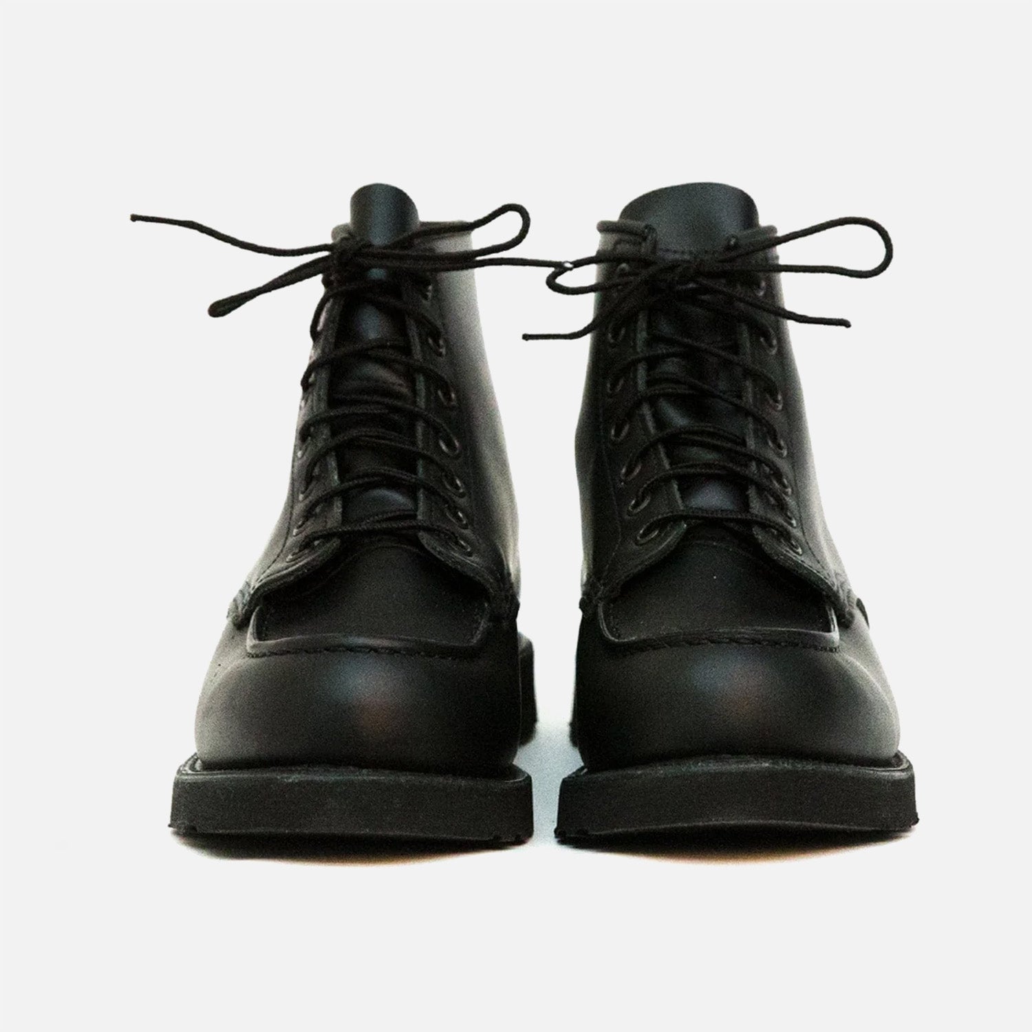 Red Wing Amsterdam 8137 6" Classic Moc Black Chrome