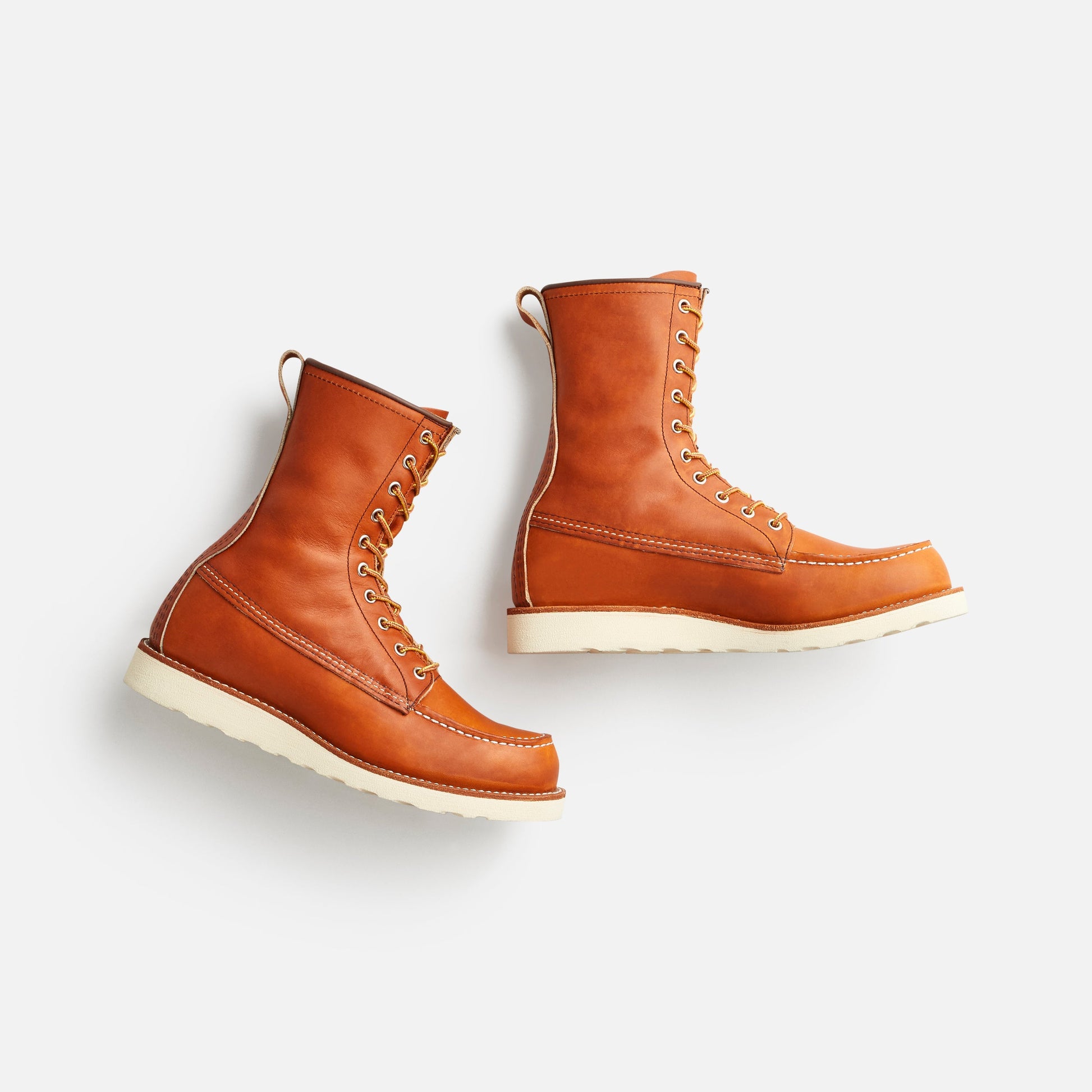 877 8" Classic Moc Toe Oro Legacy